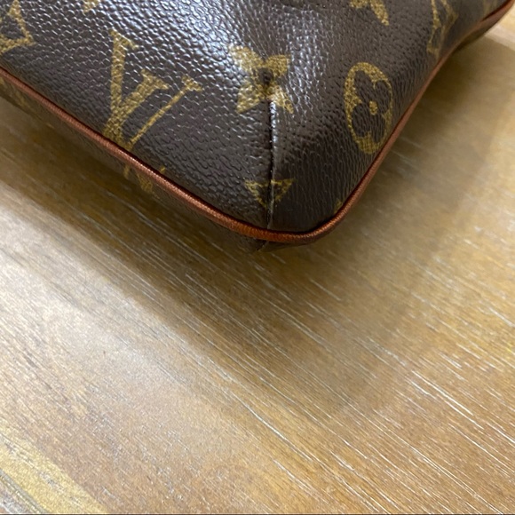 Authentic Louis Vuitton Partition Wristlet Pouch - Picture 2 of 9